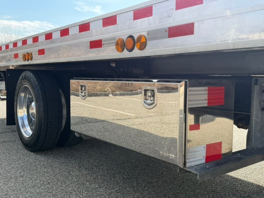2023 Freightliner M2 106