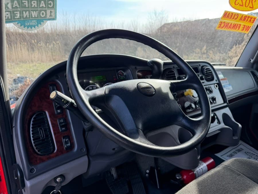 2023 Freightliner M2 106