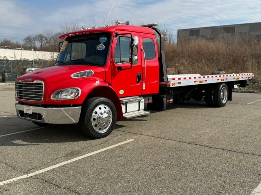 2023 Freightliner M2 106