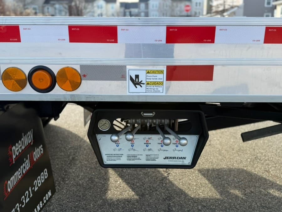 2023 Freightliner M2 106