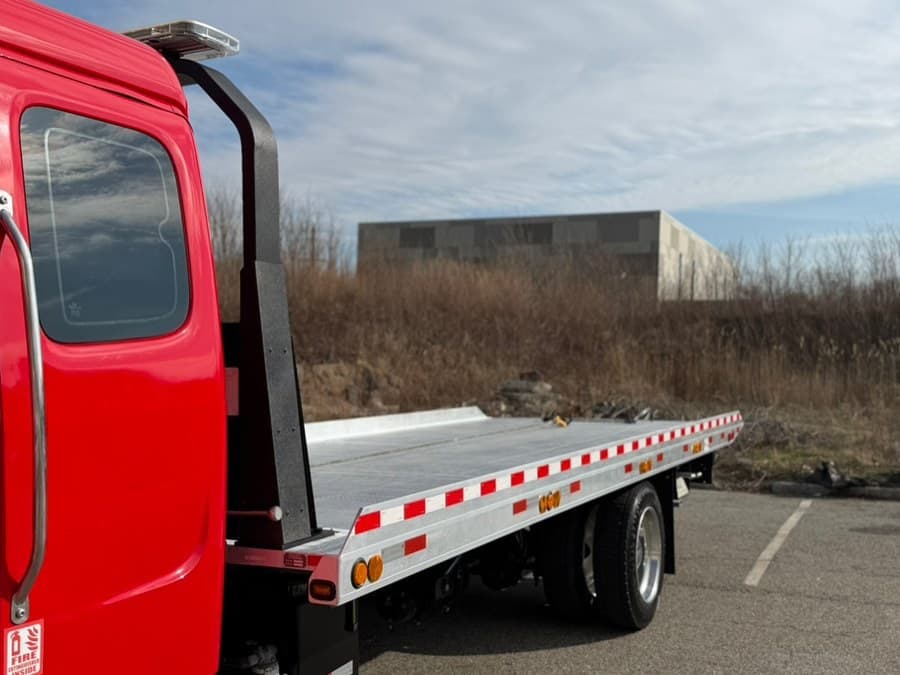 2023 Freightliner M2 106