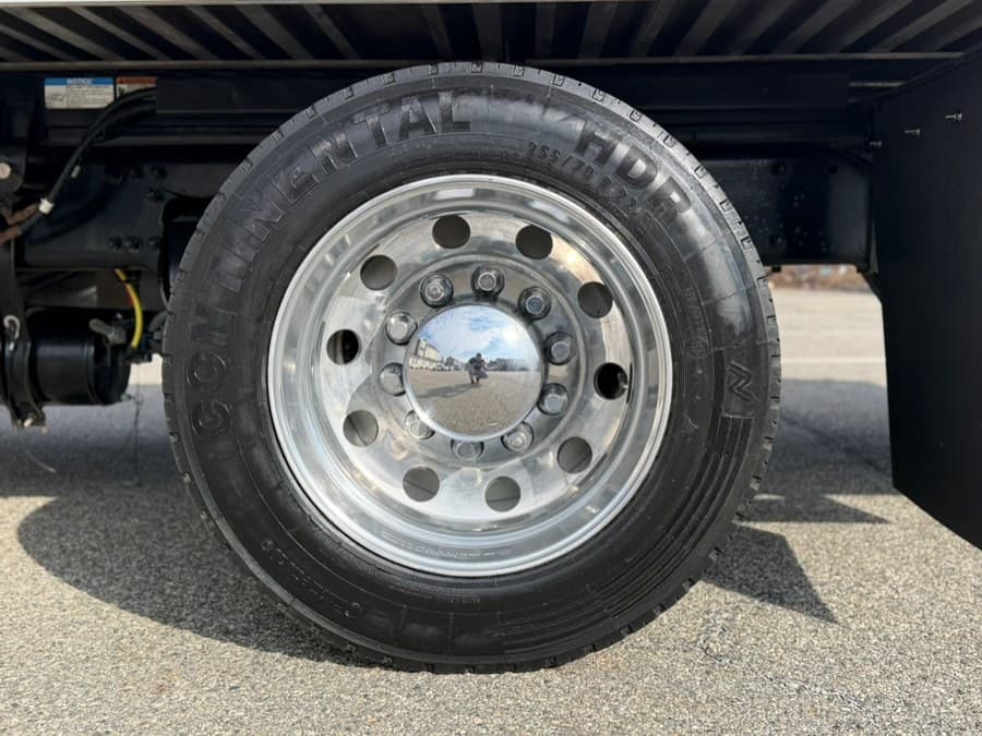 2023 Freightliner M2 106