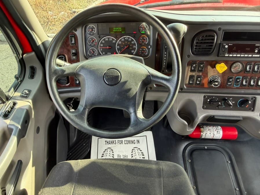 2023 Freightliner M2 106
