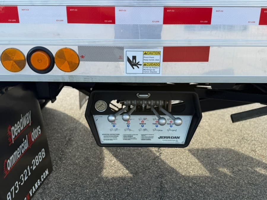 2023 Freightliner M2 106