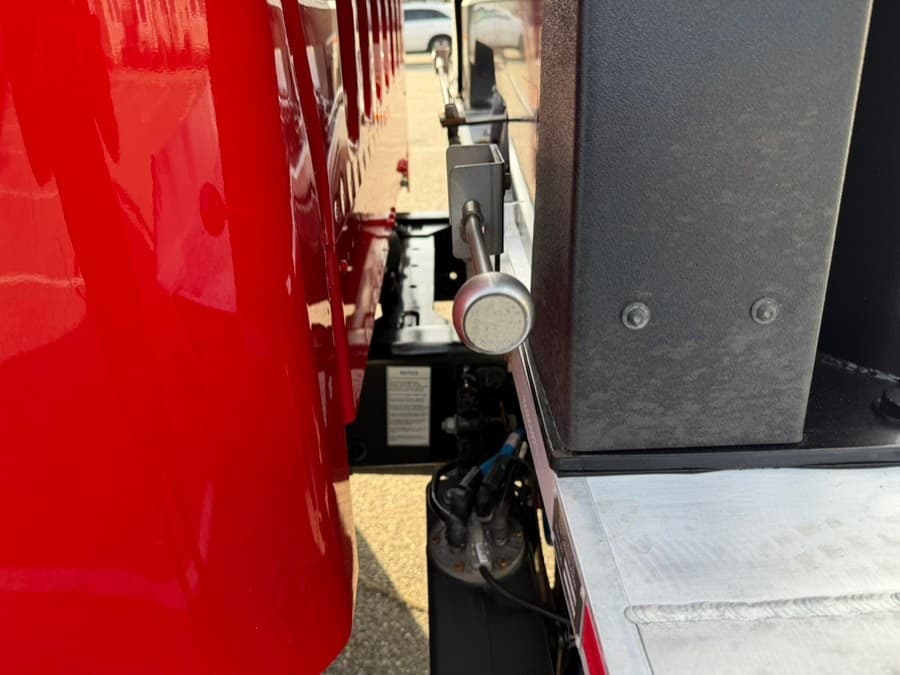 2023 Freightliner M2 106