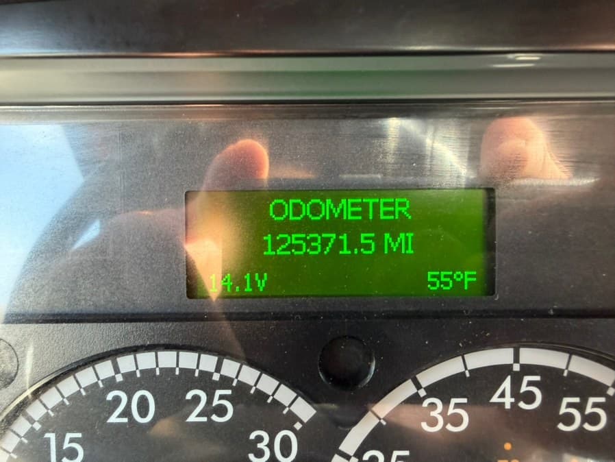 2023 Freightliner M2 106