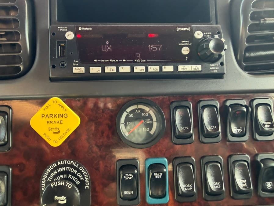 2023 Freightliner M2 106