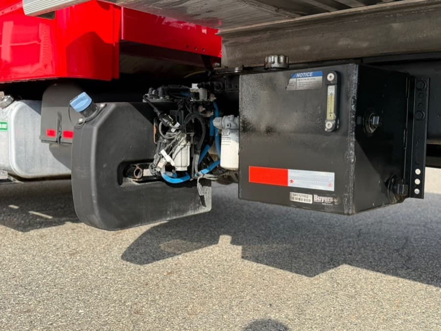 2023 Freightliner M2 106