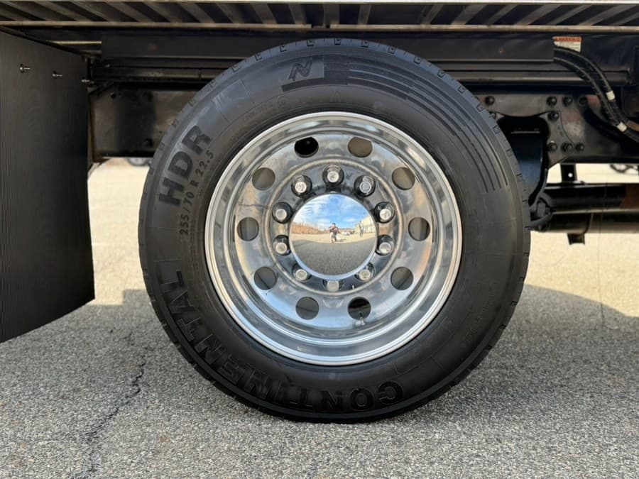 2023 Freightliner M2 106