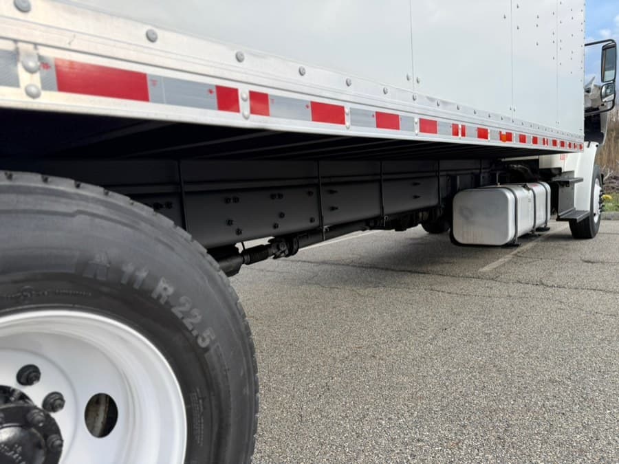 2020 Freightliner M2 106