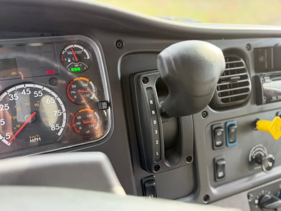 2020 Freightliner M2 106
