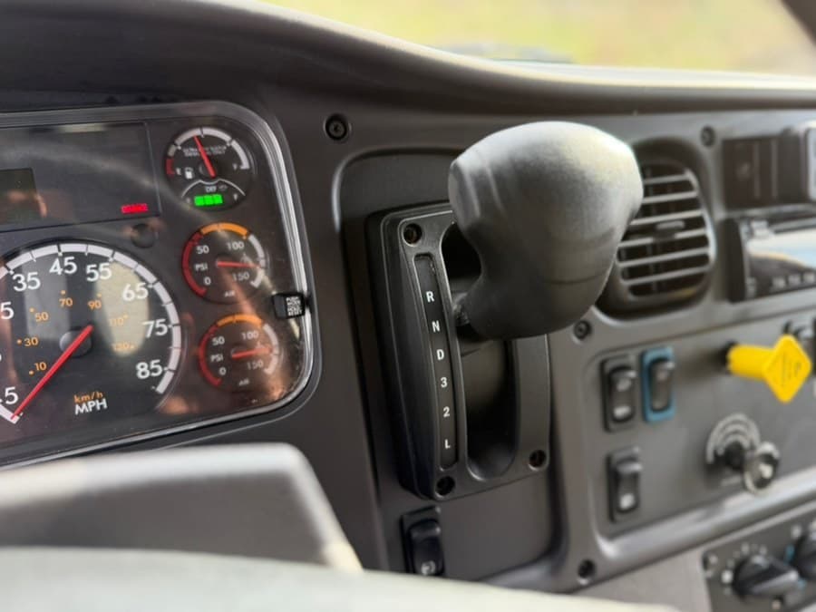 2020 Freightliner M2 106