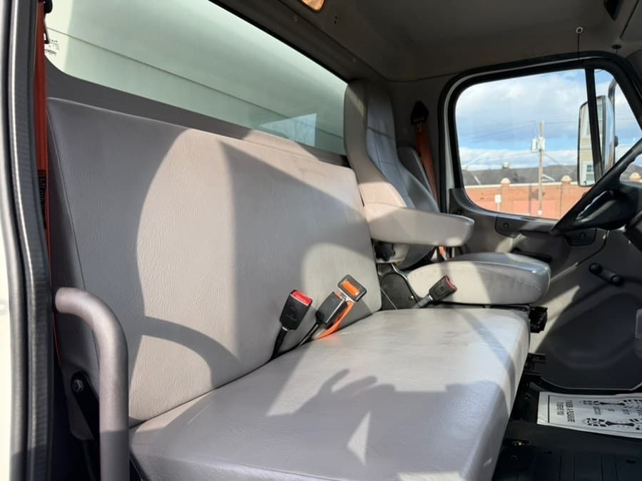 2020 Freightliner M2 106