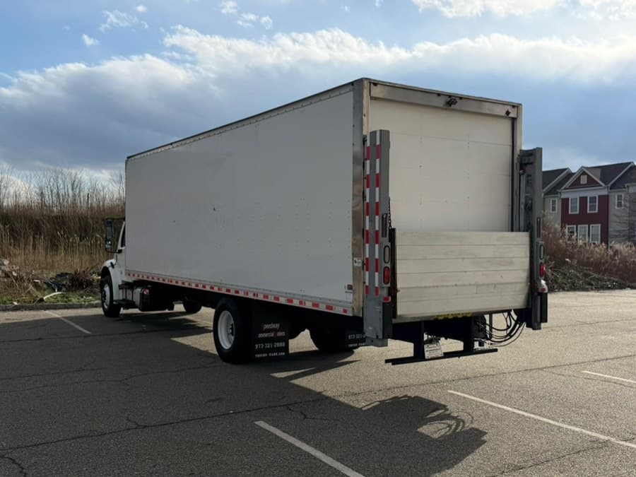 2020 Freightliner M2 106
