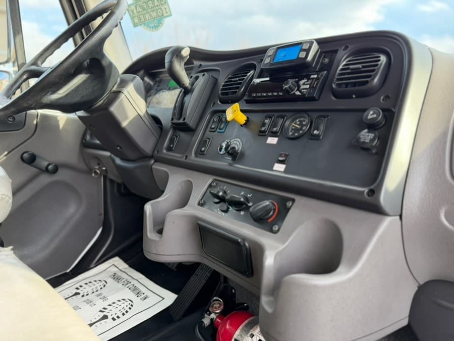 2020 Freightliner M2 106