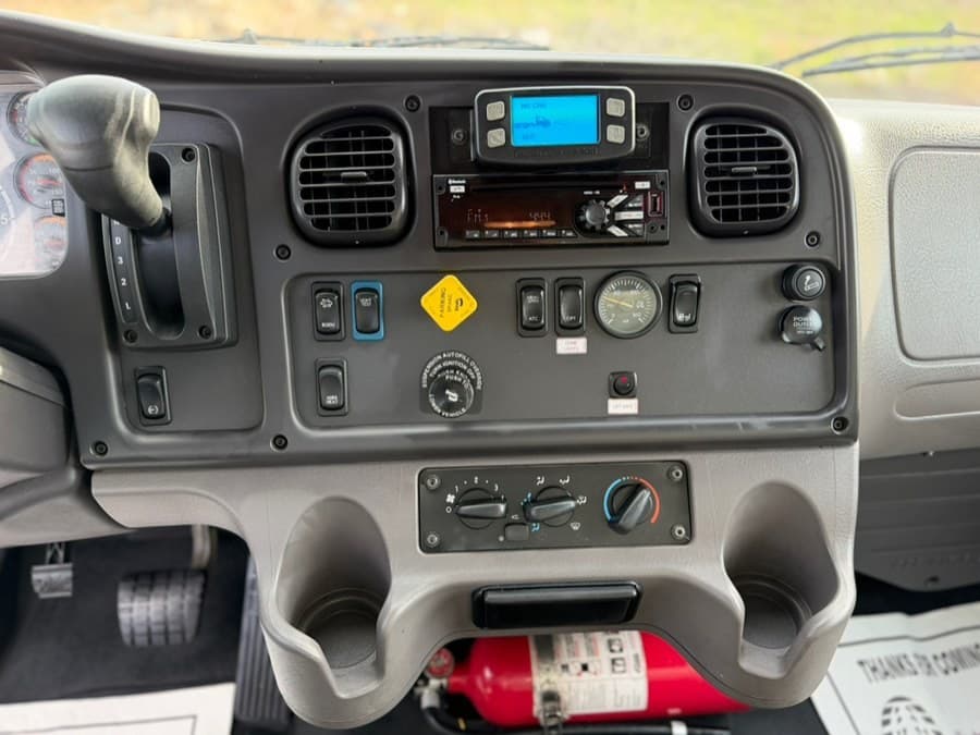 2020 Freightliner M2 106
