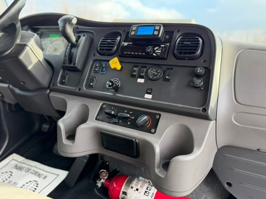 2020 Freightliner M2 106