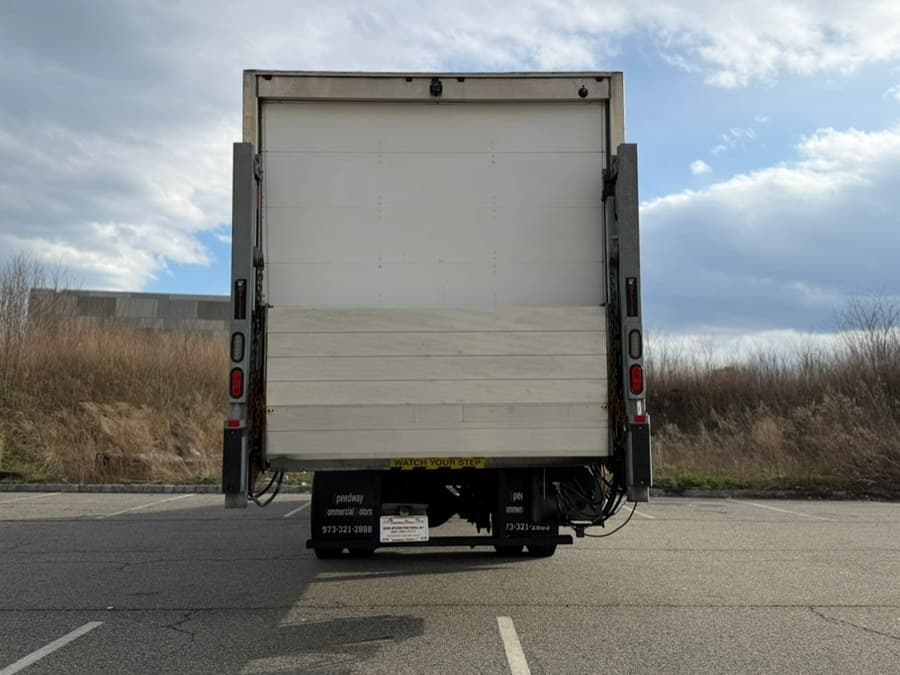 2020 Freightliner M2 106