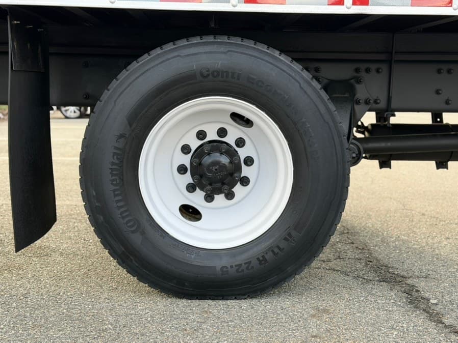 2020 Freightliner M2 106
