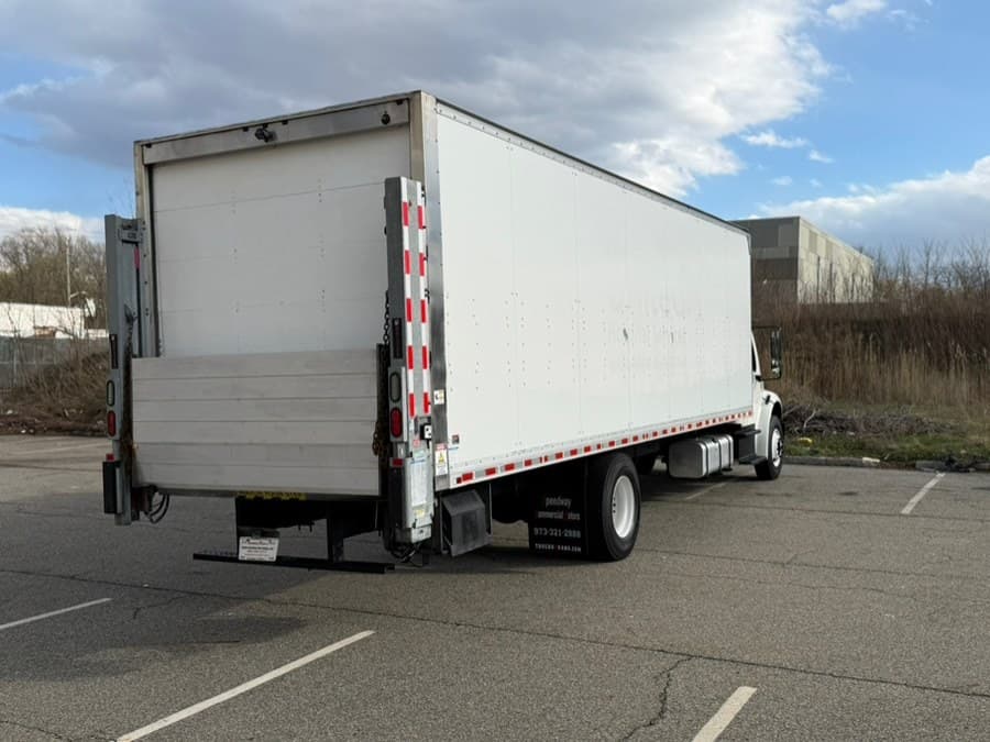 2020 Freightliner M2 106