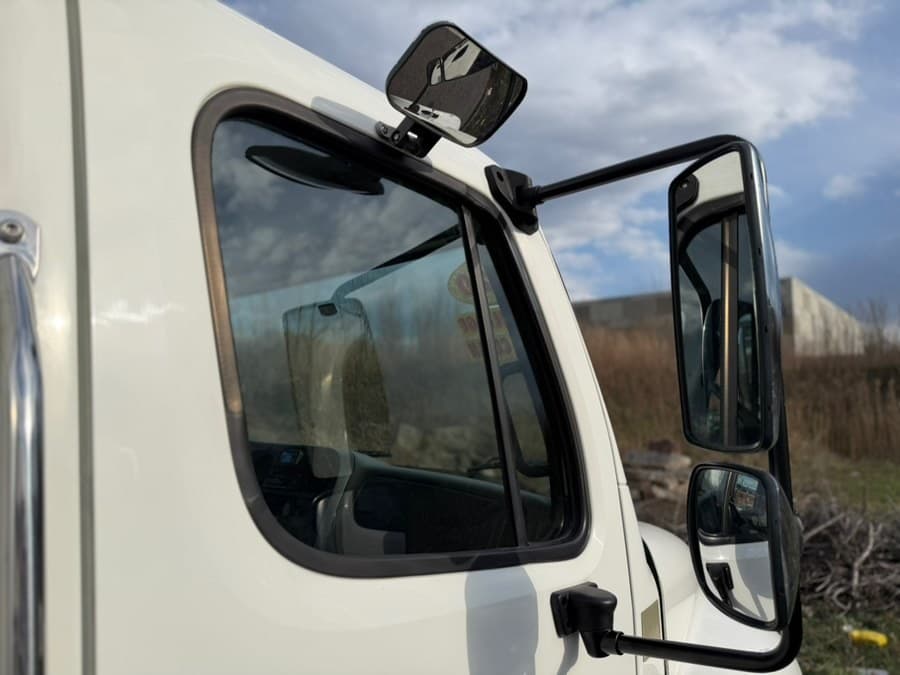 2020 Freightliner M2 106