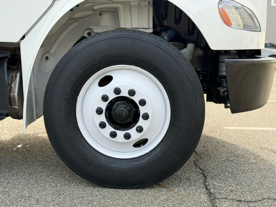 2020 Freightliner M2 106