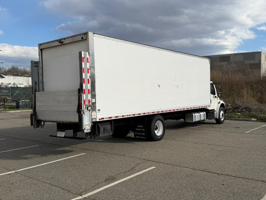 2020 Freightliner M2 106
