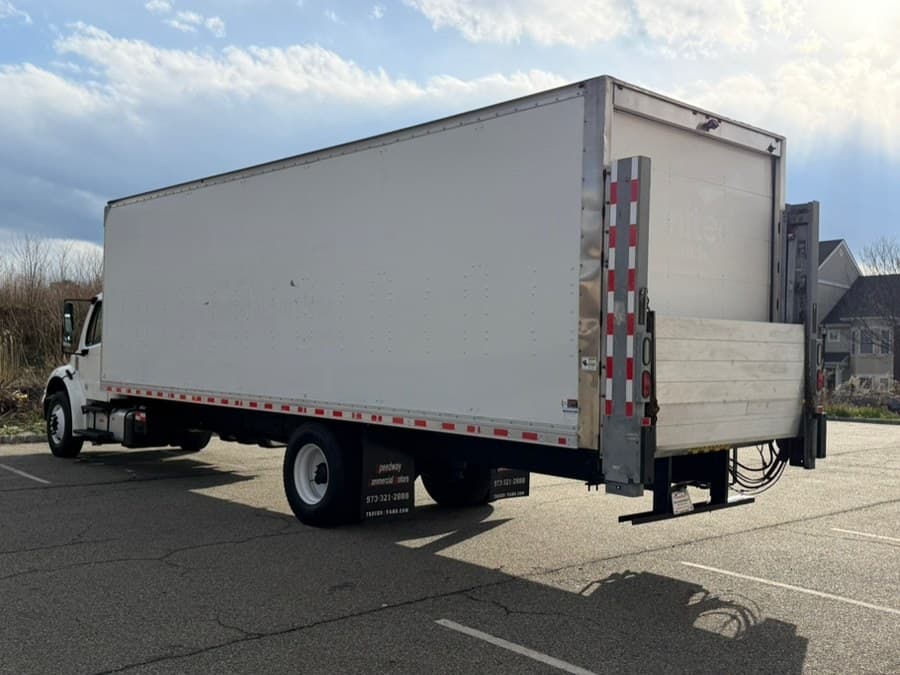 2020 Freightliner M2 106