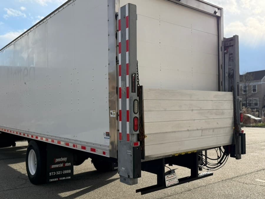 2020 Freightliner M2 106