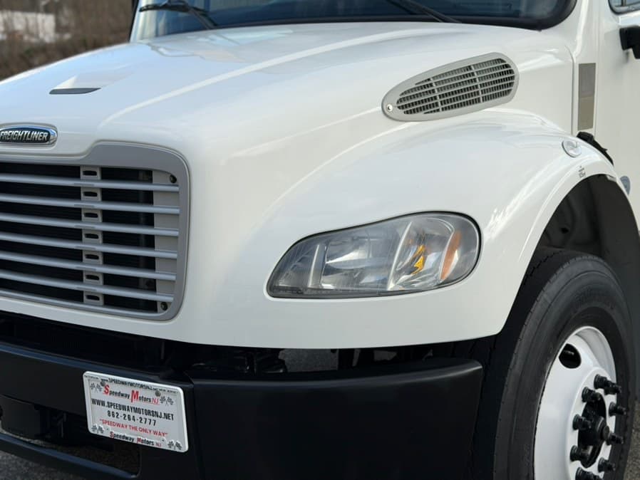 2020 Freightliner M2 106