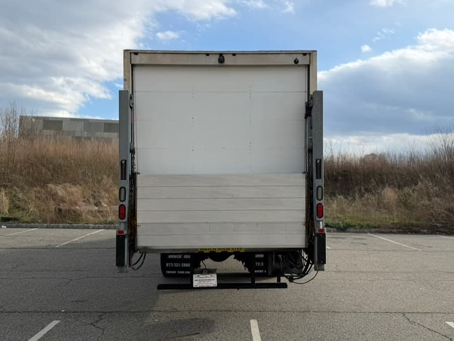 2020 Freightliner M2 106