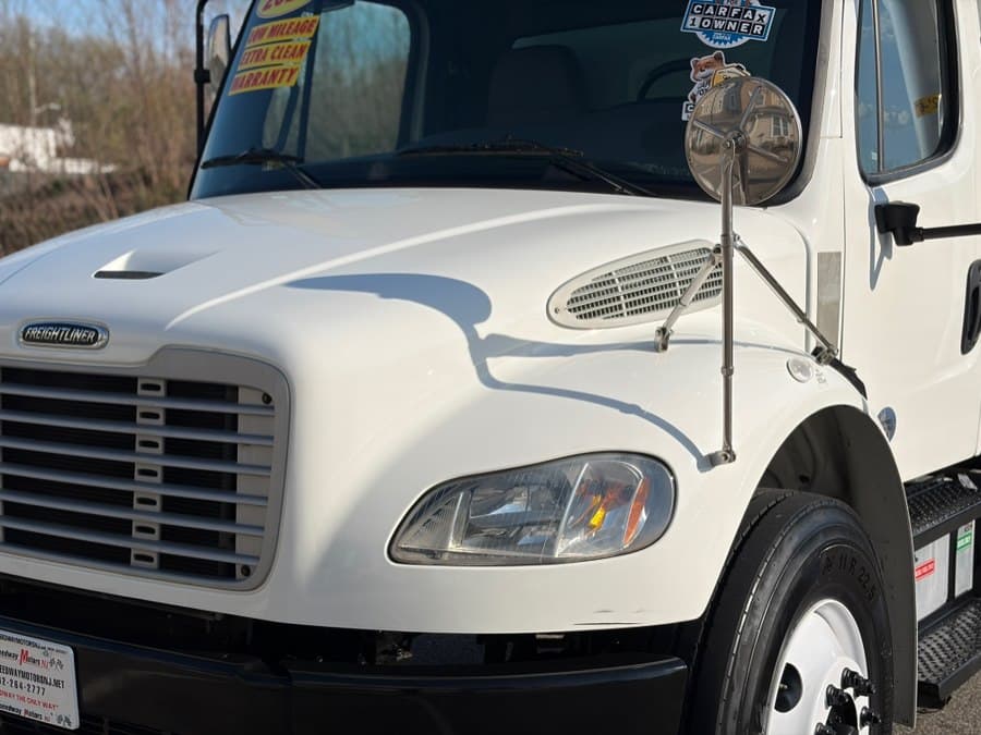 2020 Freightliner M2 106