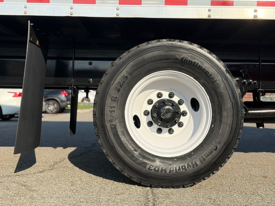 2020 Freightliner M2 106