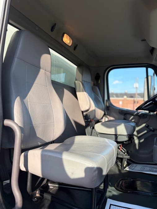 2020 Freightliner M2 106