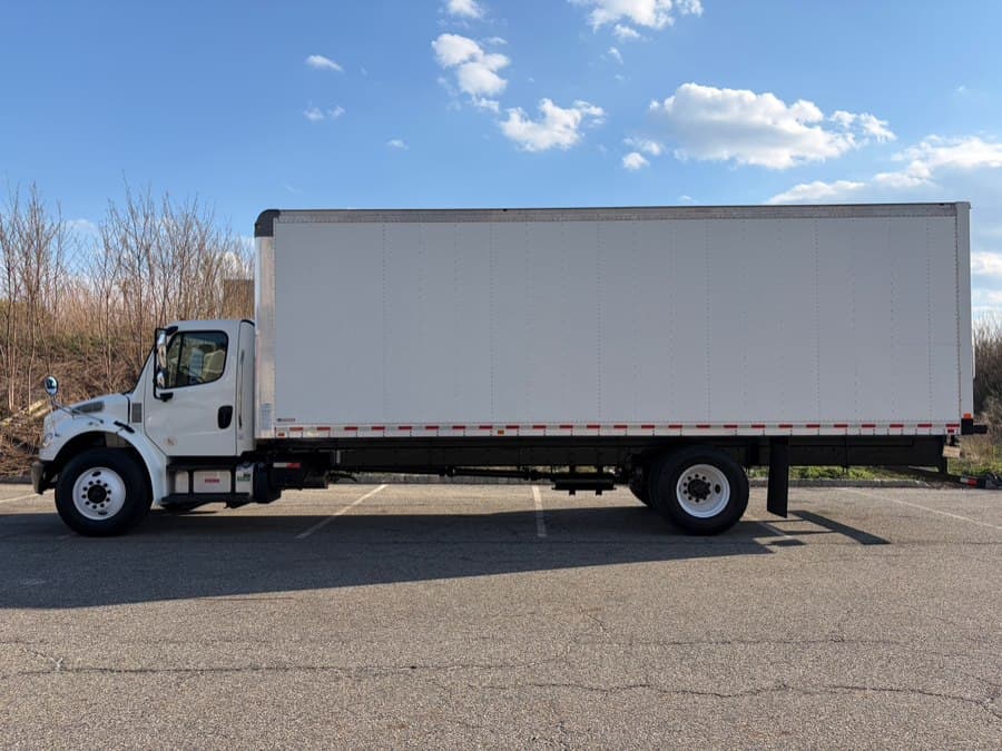 2020 Freightliner M2 106