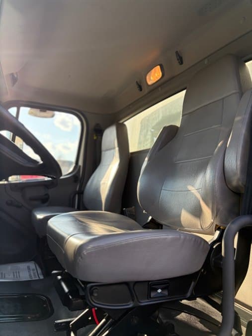2020 Freightliner M2 106