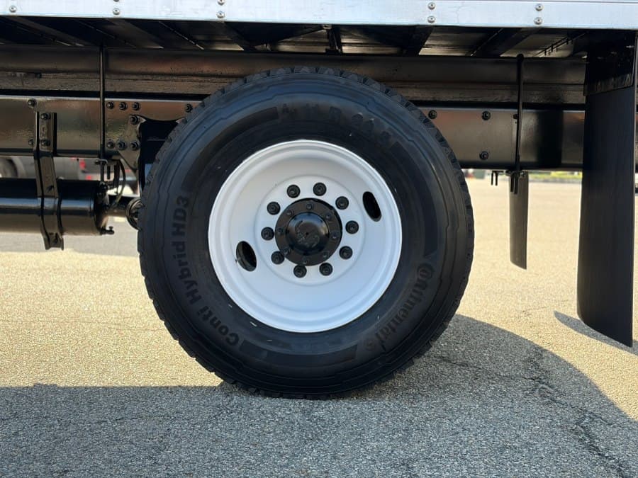 2020 Freightliner M2 106