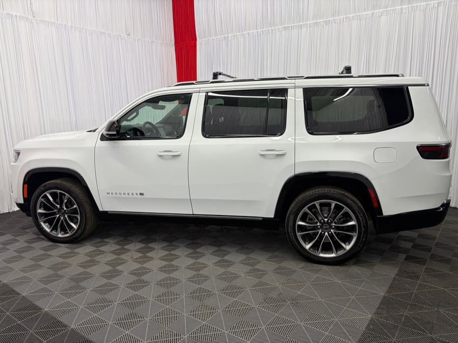 2023 Jeep Wagoneer