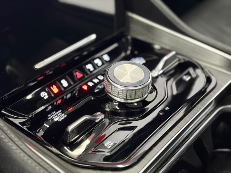 2023 Jeep Wagoneer