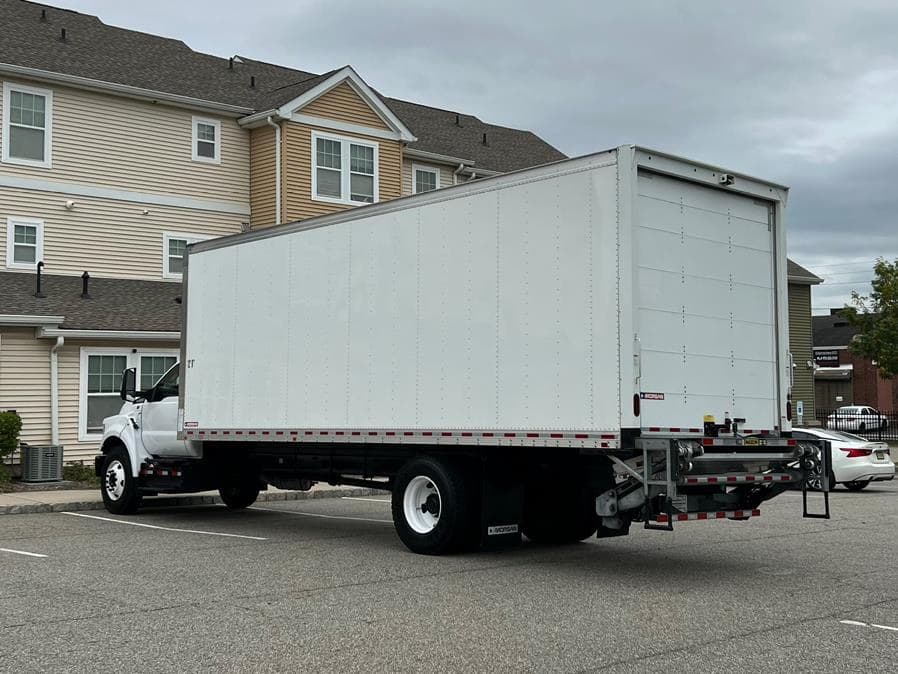 2019 Ford Super Duty F-750 Straight Frame Gas