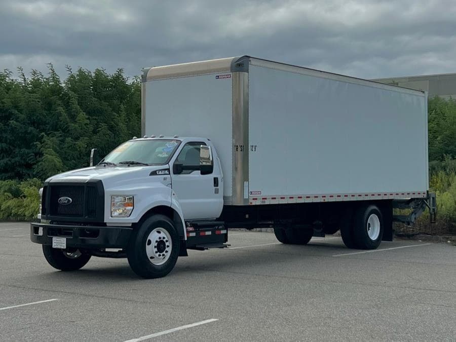 2019 Ford Super Duty F-750 Straight Frame Gas