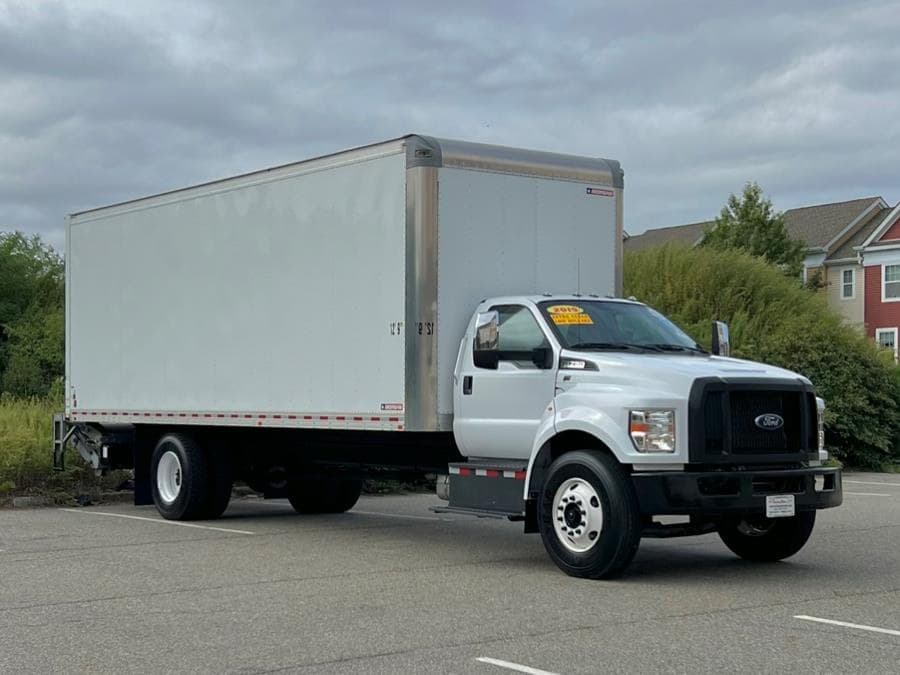 2019 Ford Super Duty F-750 Straight Frame Gas
