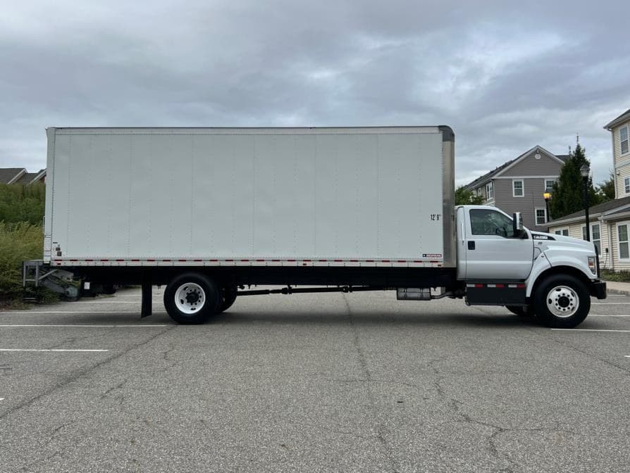 2019 Ford Super Duty F-750 Straight Frame Gas