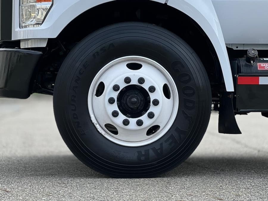 2019 Ford Super Duty F-750 Straight Frame Gas