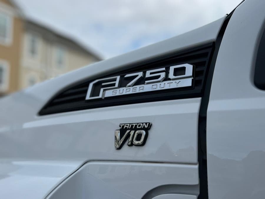 2019 Ford Super Duty F-750 Straight Frame Gas