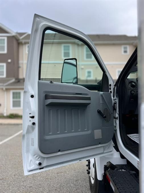 2019 Ford Super Duty F-750 Straight Frame Gas