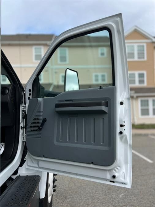 2019 Ford Super Duty F-750 Straight Frame Gas