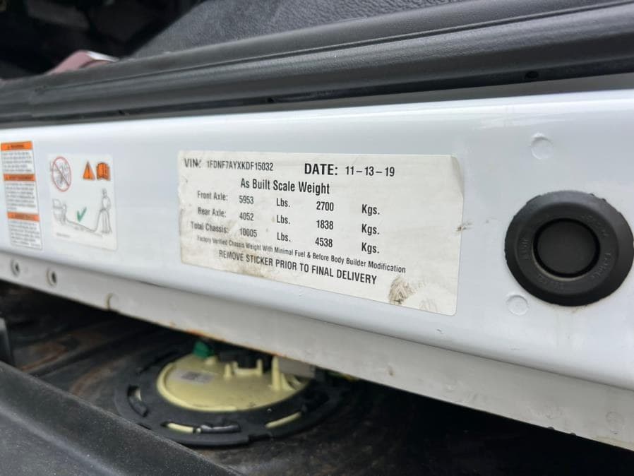 2019 Ford Super Duty F-750 Straight Frame Gas