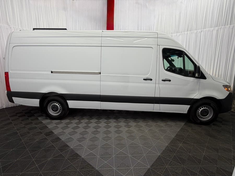 2024 Mercedes-Benz Sprinter Cargo Van