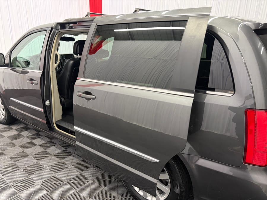 2016 Chrysler Town & Country